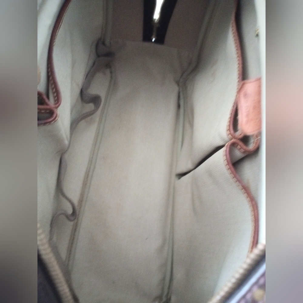 Louis Vuitton Bag - Picture 15 of 16